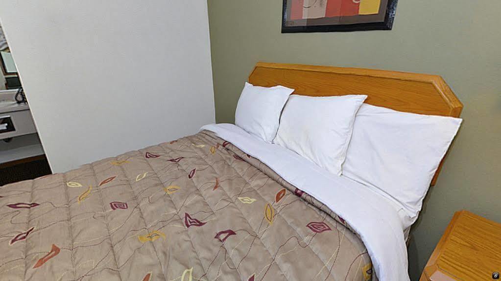Motel Super 8 By Wyndham Hayward Wi Zewnętrze zdjęcie